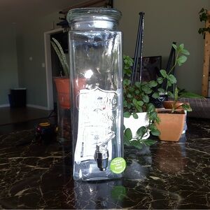 Clear Glass Beverage Dispenser with Spigot